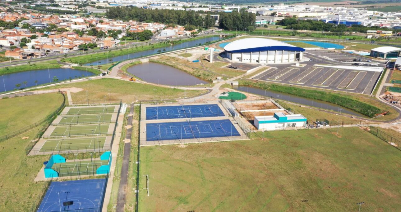 Centro Esportivo Rei Pelé é Inaugurado com Grande Festa e Show de Michel Teló